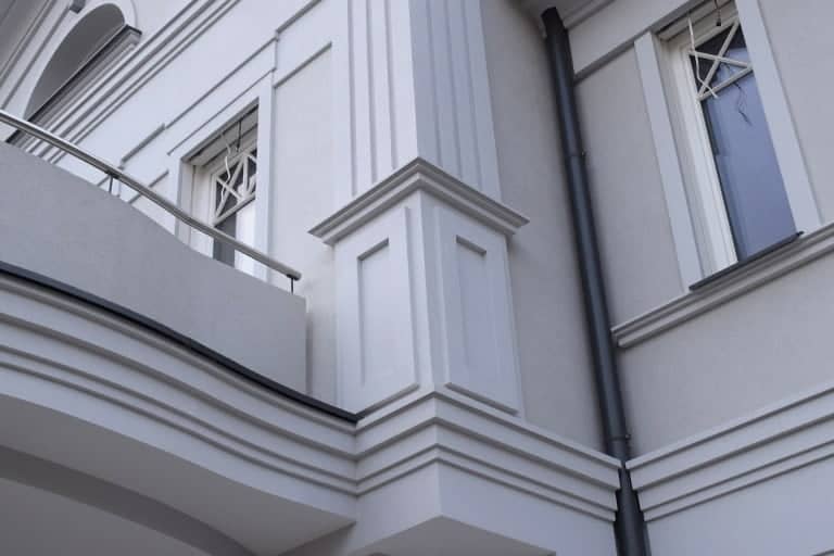 rodzaje sztukaterii dekoracyjnej na elewacje