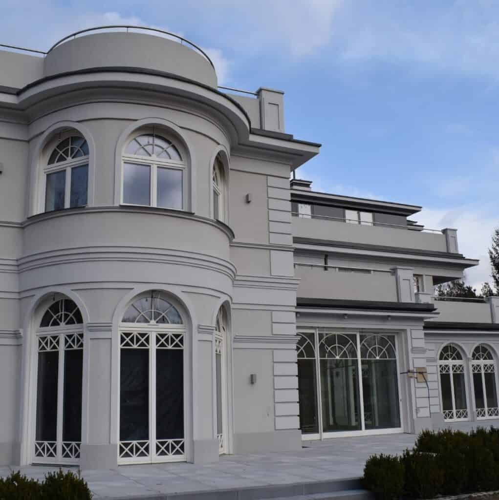 rodzaje sztukaterii dekoracyjnej zewnętrznej